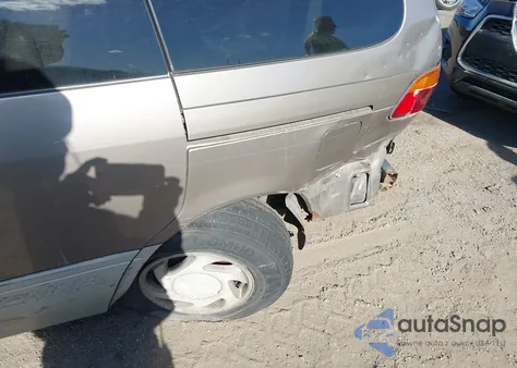 1998 Toyota Sienna Xle z USA, uszkodzony, nr VIN 4T3ZF13CXWU079697